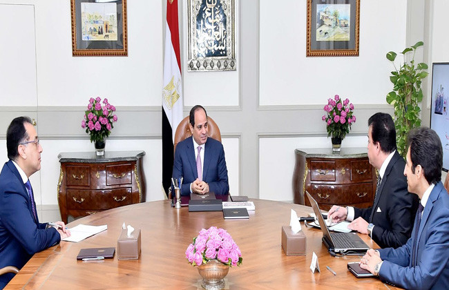 السيسي ومدبولي ووزير التعليم العالي