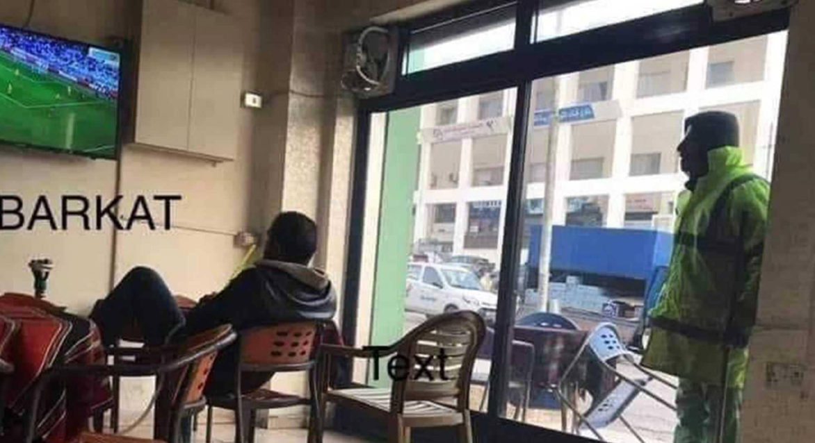 الملك عبد الله يتابع لقاء الأردن مع عامل نظافة