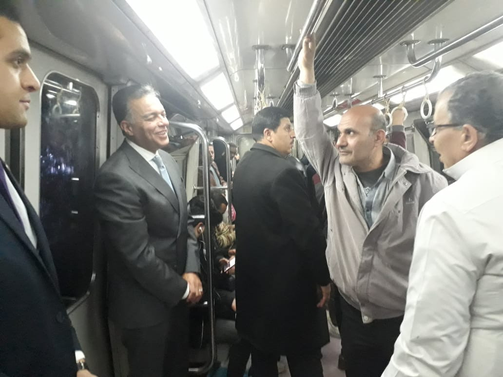 وزير النقل يتفقد المترو ومحطة مصر