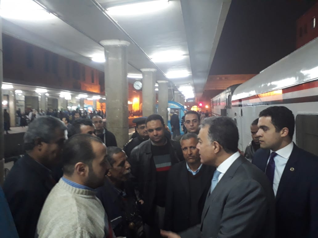 وزير النقل يتفقد المترو ومحطة مصر