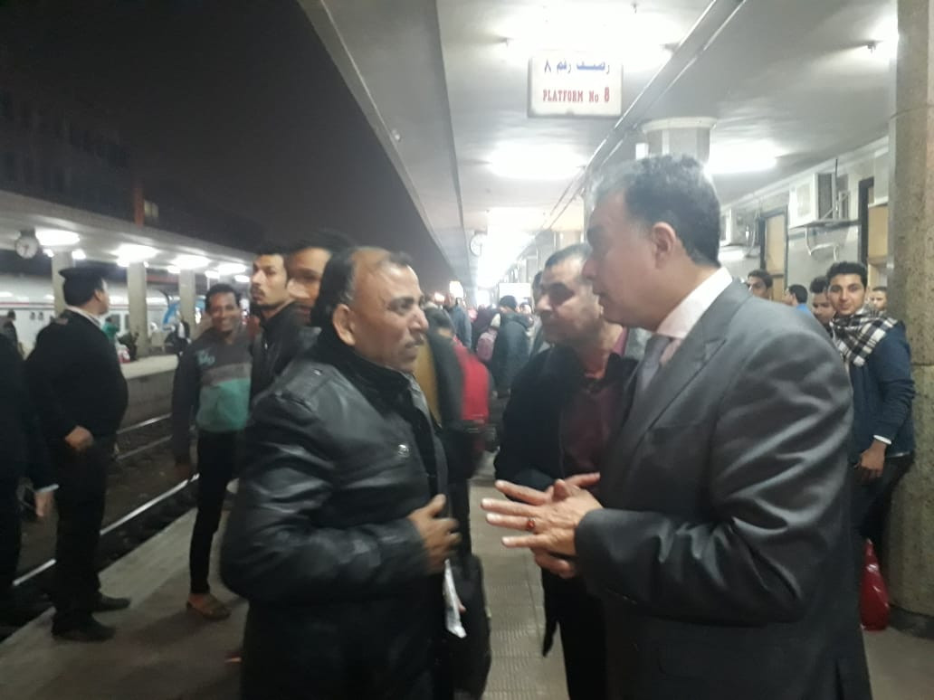 وزير النقل يتفقد المترو ومحطة مصر