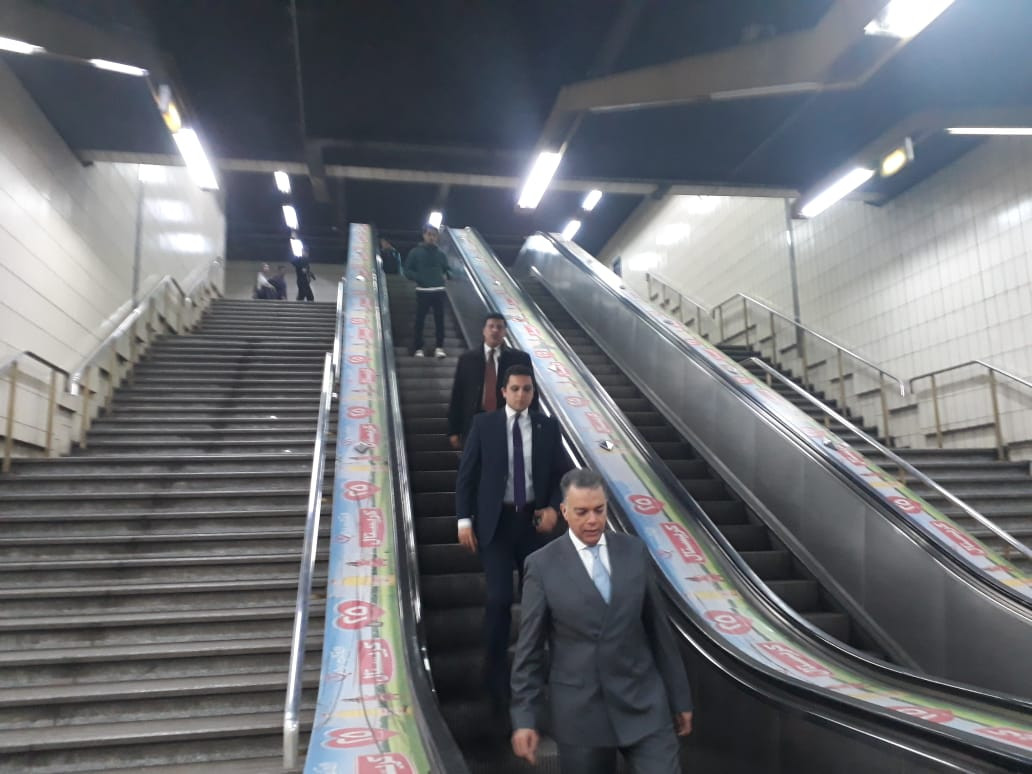 وزير النقل يتفقد المترو ومحطة مصر