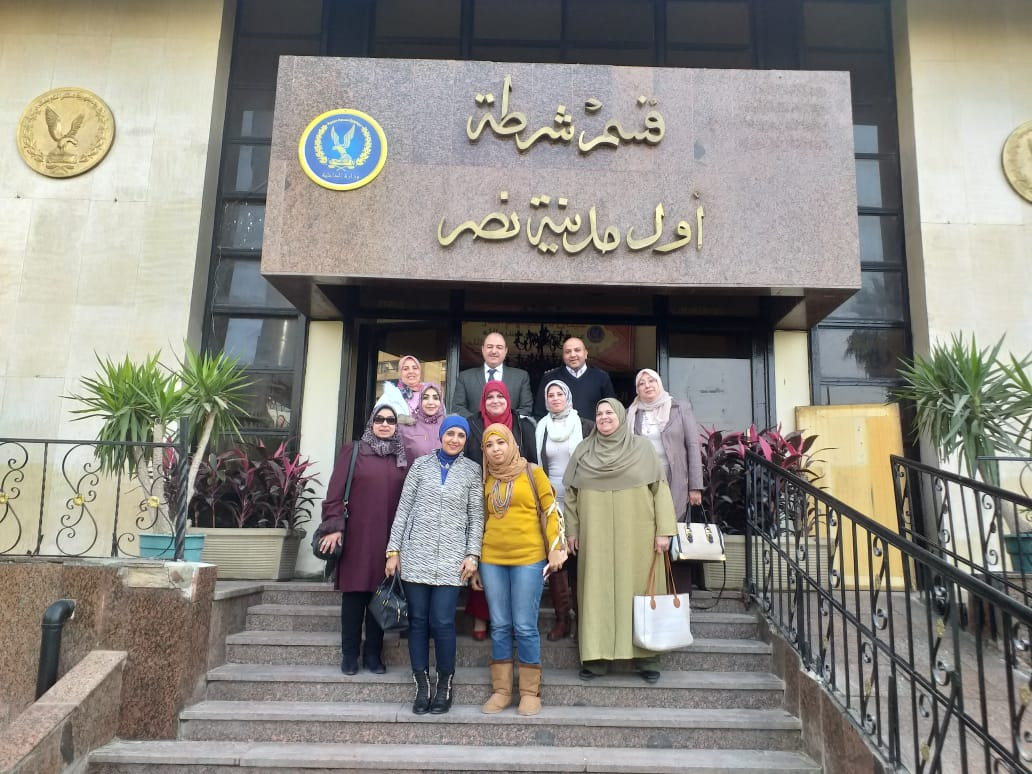وفد جامعة الأزهر داخل يقدم التهنئة للشرطة