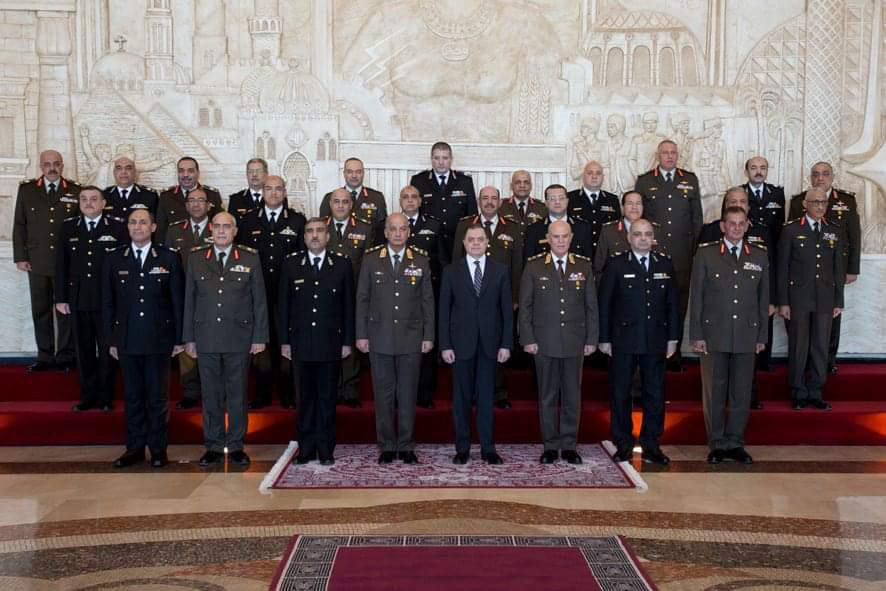 وزير الدفاع يزور الداخلية لتهنئتهم بعيد الشرطة
