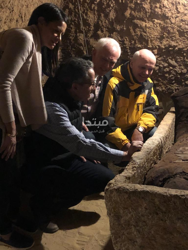 مقبرة تونا الجبل