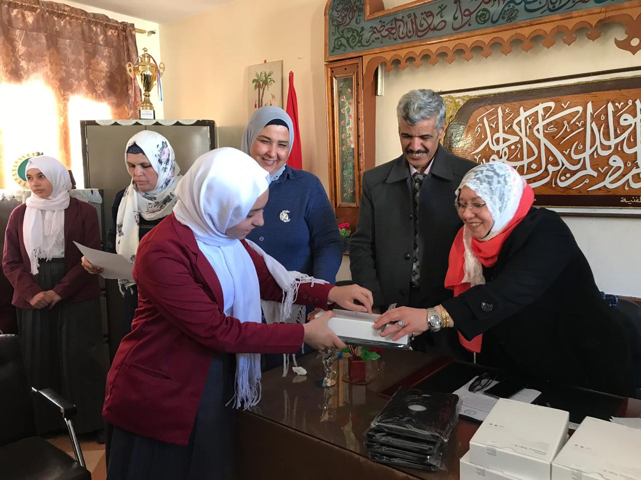 مدارس العريش توزع التابلت