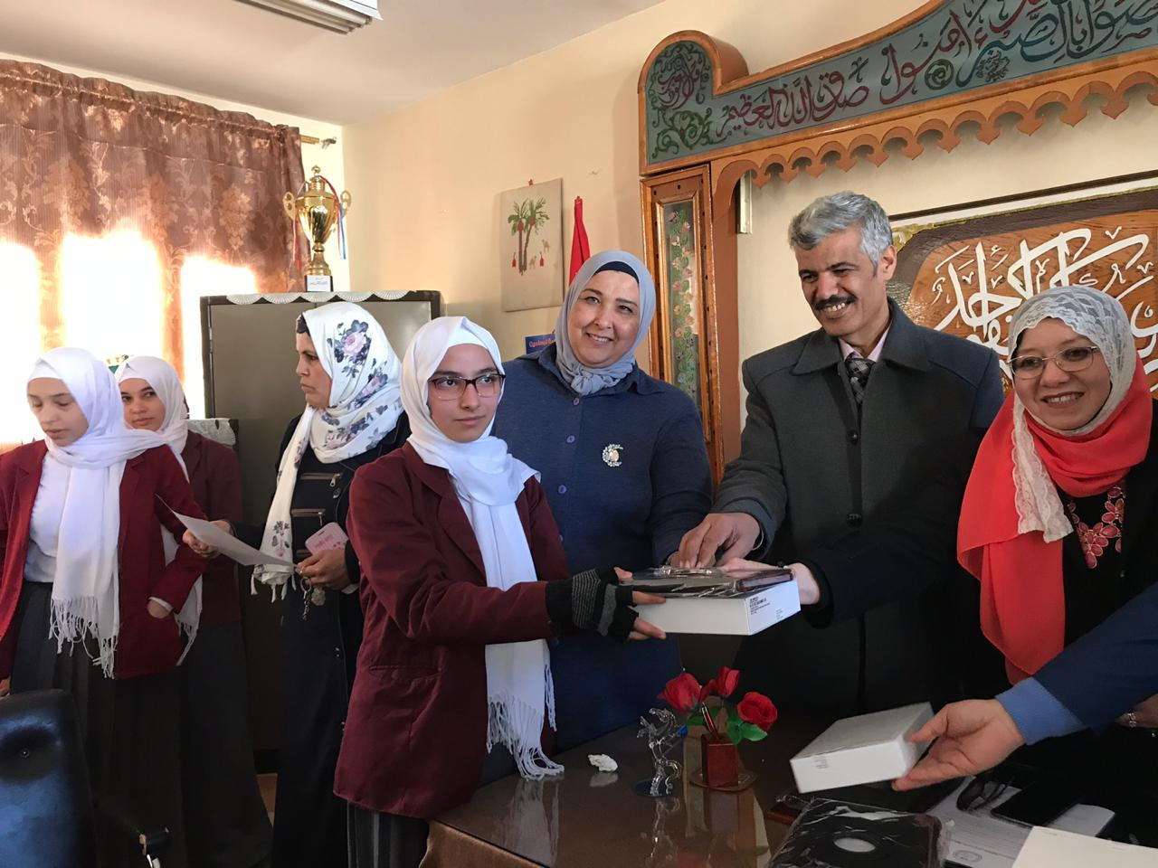 مدارس العريش توزع التابلت