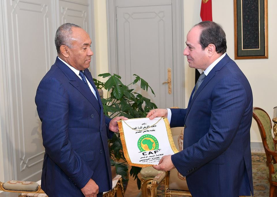 الرئيس عبدالفتاح السيسى وأحمد أحمد رئيس الاتحاد الإفريقى لكرة القدم