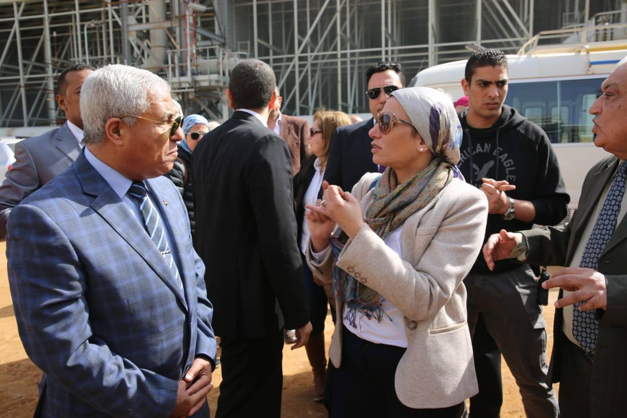 وزيرة البيئة تتفقد مصنع كيما أسوان
