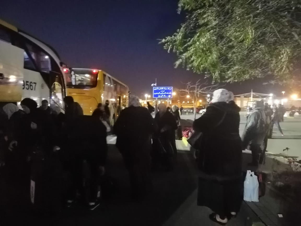 مطار القاهرة يستقبل أول أفواج المعتمرين الفلسطينيين