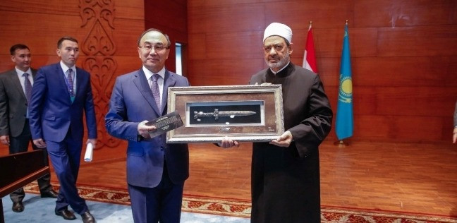 العالم يحتفى بالإمام الطيب