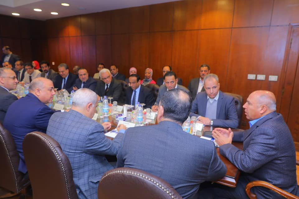 اجتماع وزير النقل مع قيادات الهيئة القومية للأنفاق