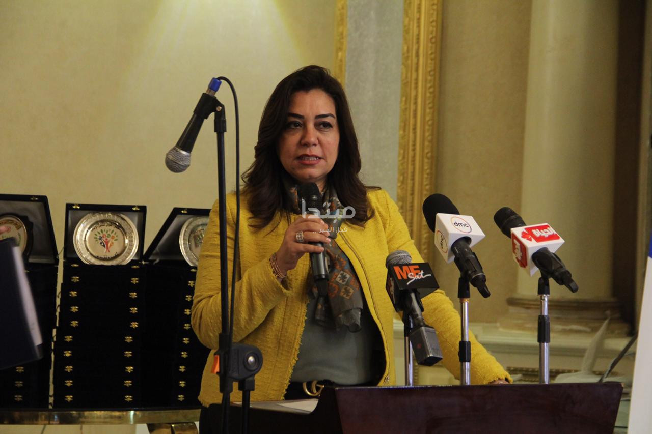 تكريم الفائزين فى مسابقة الأسرة المصرية