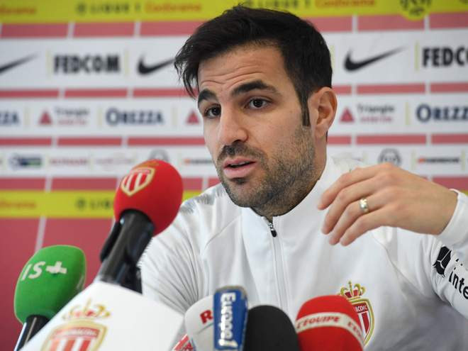 فابريجاس يرد على شائعات تدريبه برشلونة بعد إقالته من كومو الإيطالي
