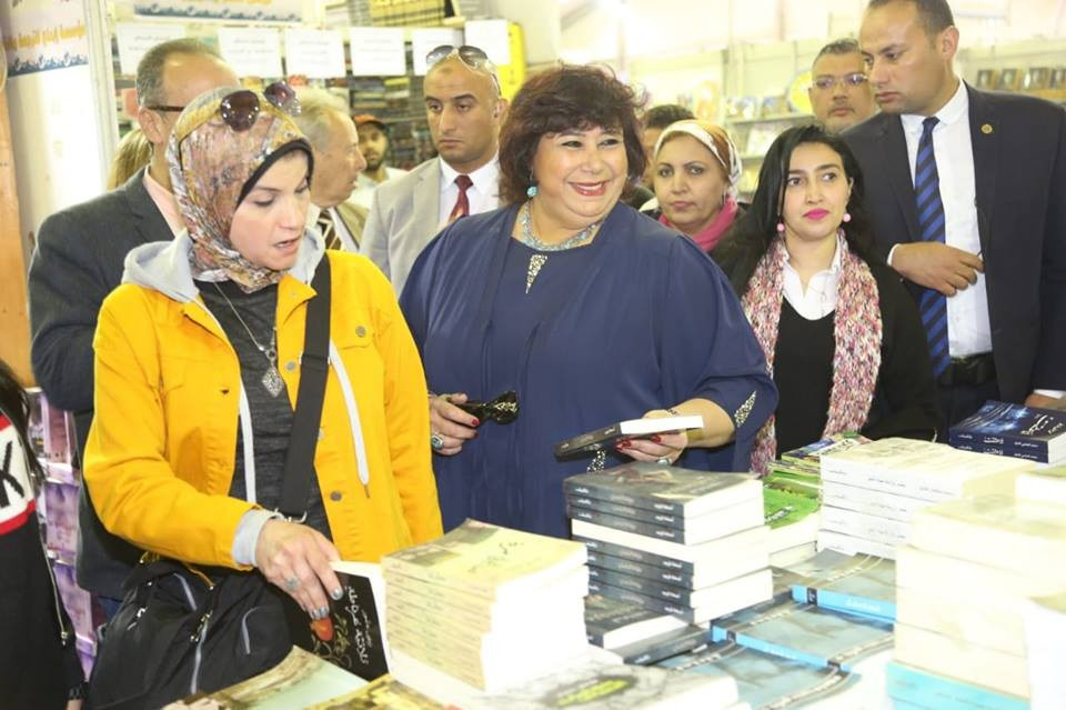زيارة وزيرة الثقافة لمعرض الإسكندرية الدولى للكتاب