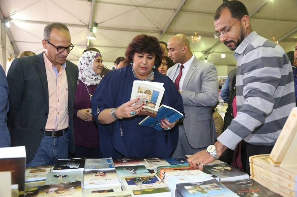 زيارة وزيرة الثقافة لمعرض الإسكندرية الدولى للكتاب