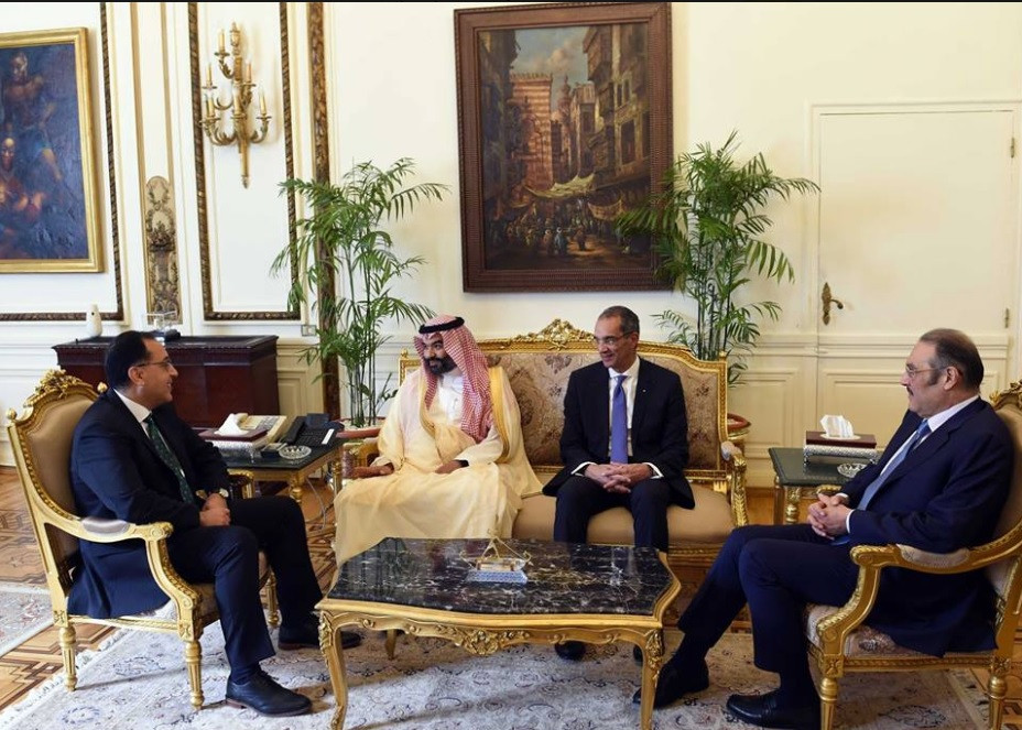 رئيس الوزراء ووزير الاتصالات السعودى