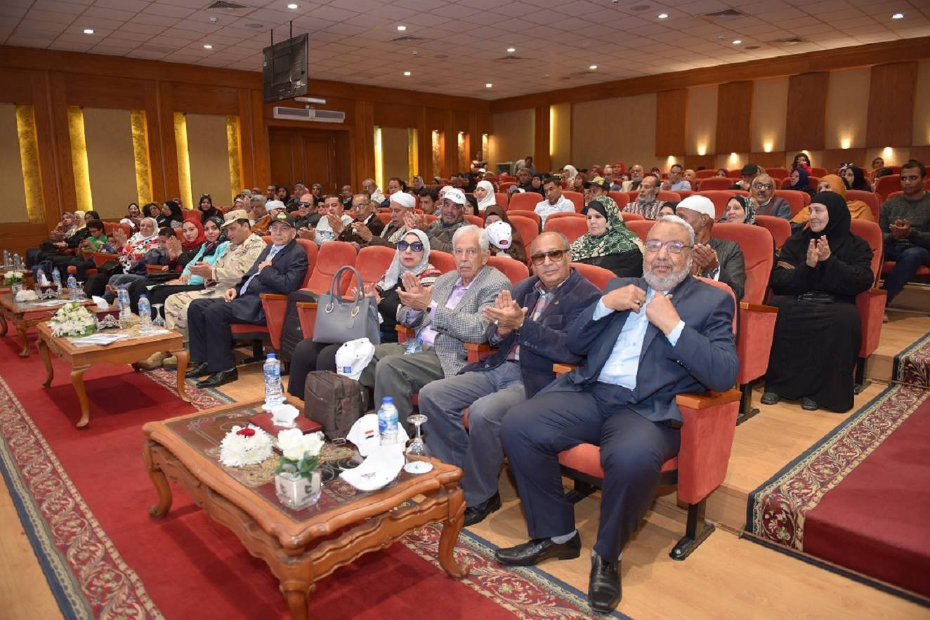 زيارة وفد جمعية المحاربين القدماء لهيئة قناة السويس