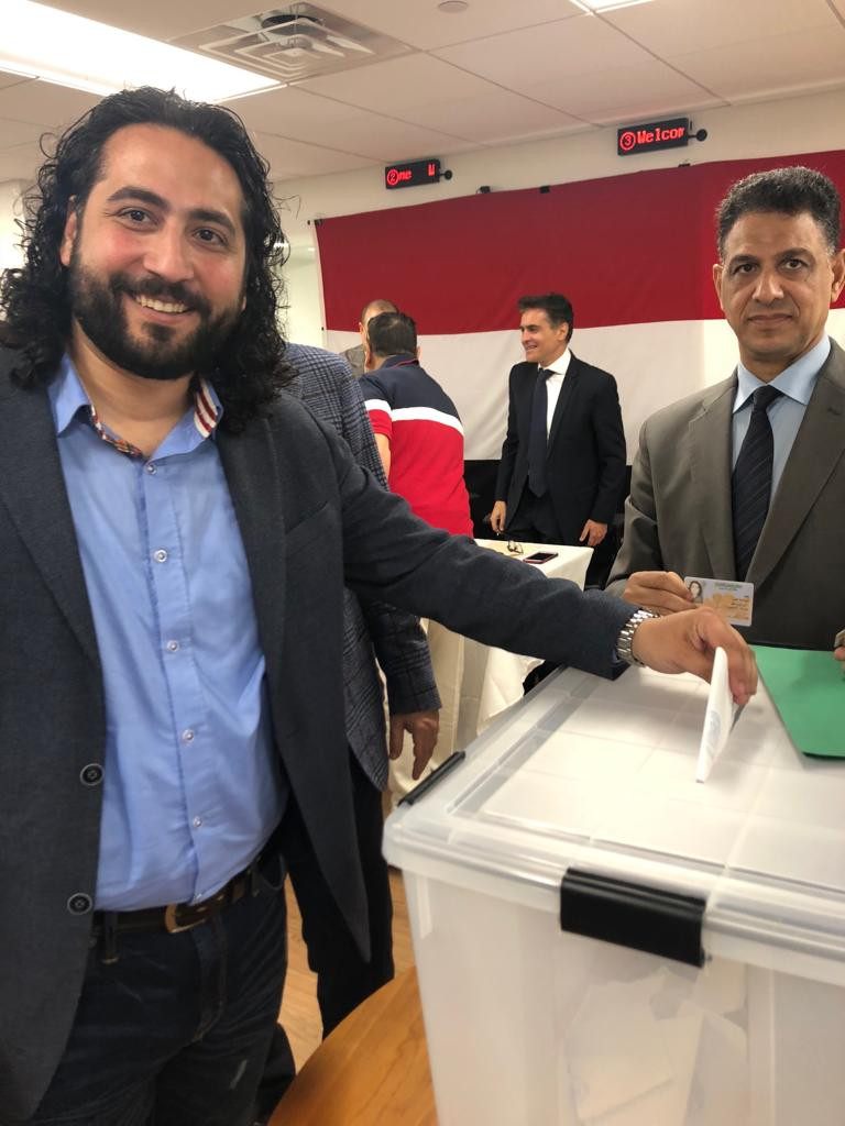 طوابير المصريين بقنصلية نيويورك للتصويت على الدستور