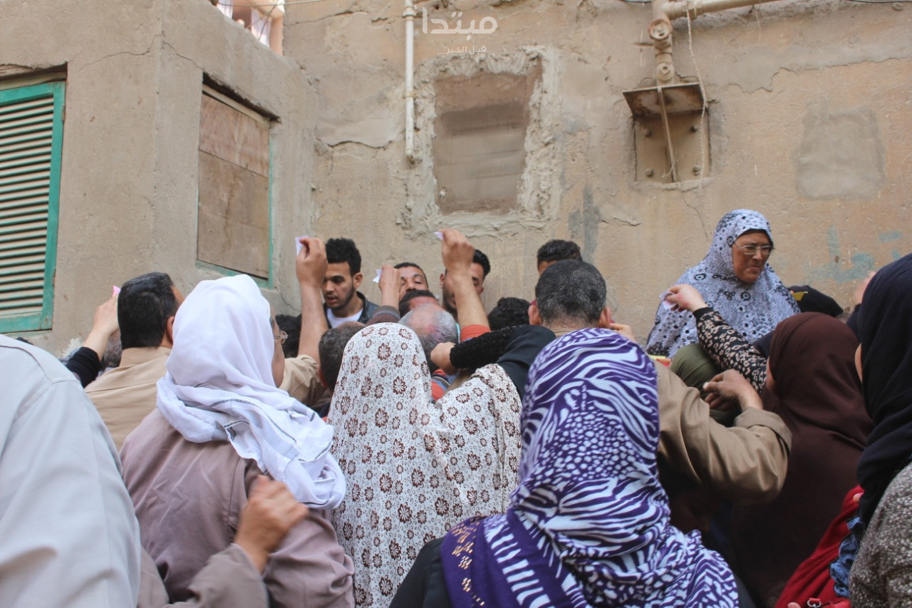 حلوان تشارك فى «استفتاء الدستور»