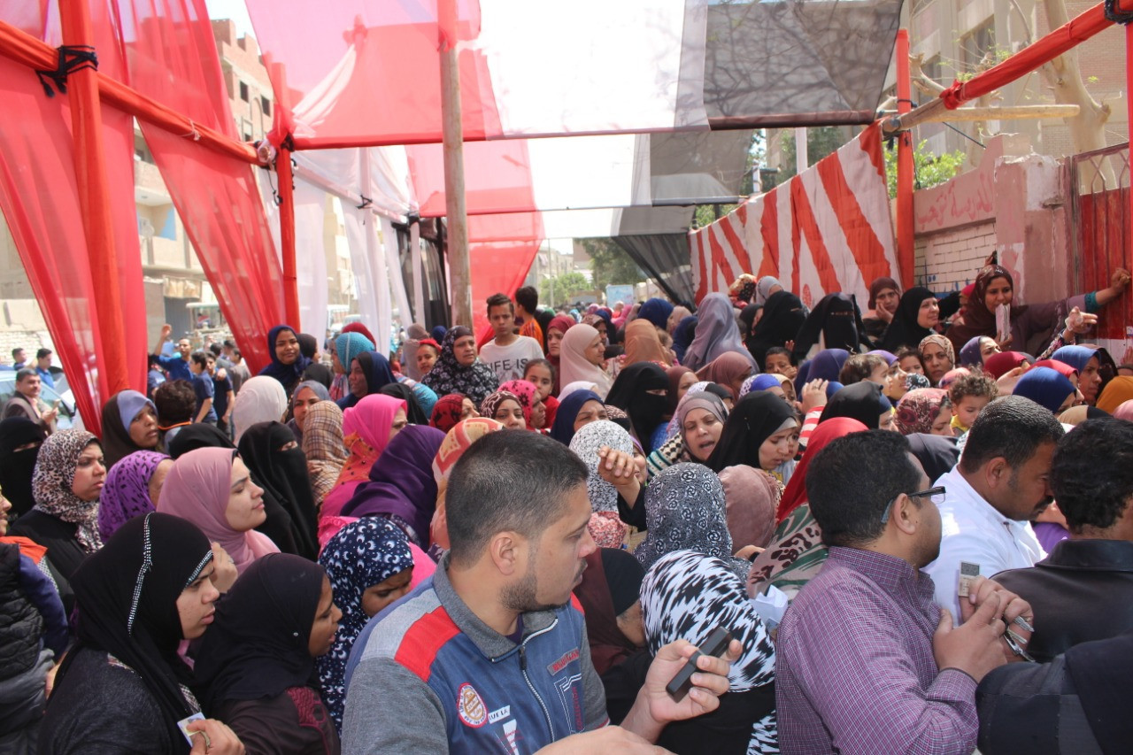 حلوان تشارك فى «استفتاء الدستور»