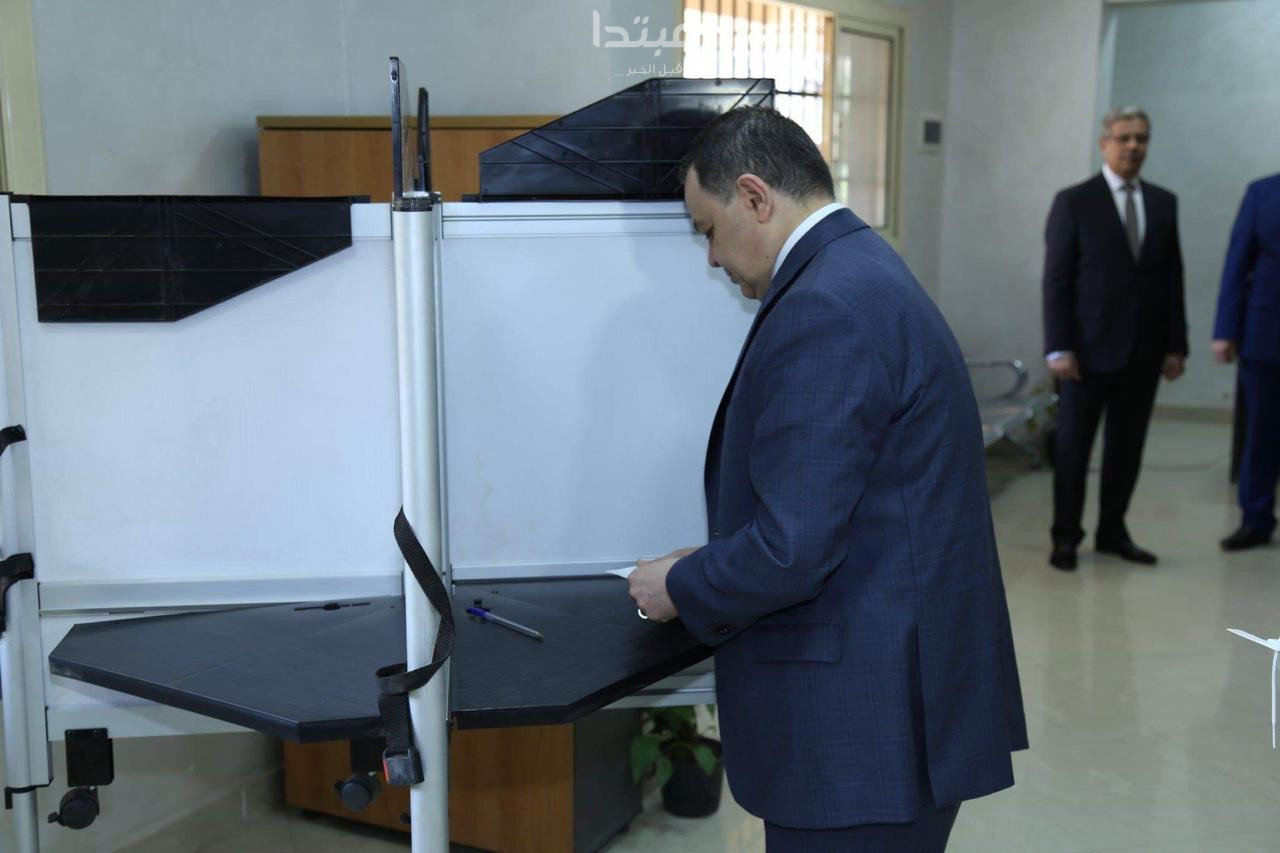وزير الداخلية يدلى بصوته