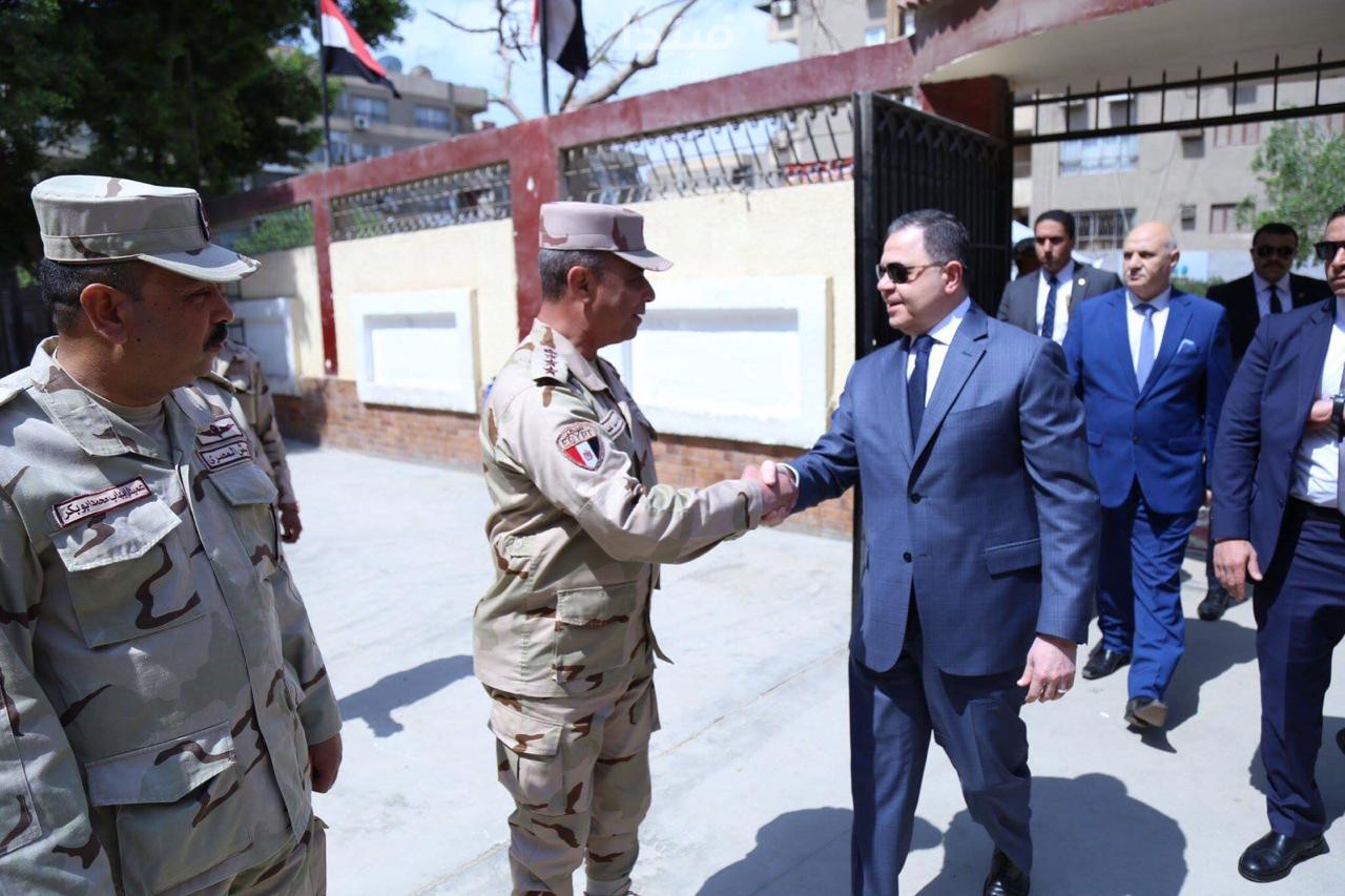 وزير الداخلية يدلى بصوته