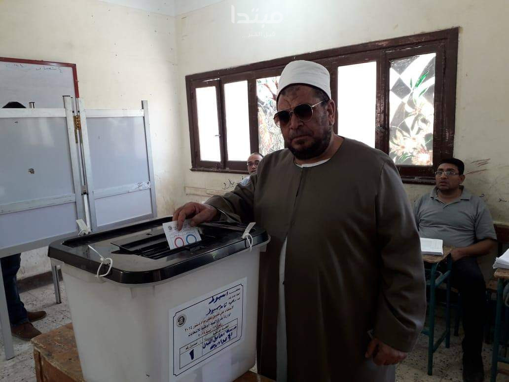 &laquo;الأزهرية&raquo; يشاركون بكثافة فى التصويت على &laquo;التعديلات الدستورية&raquo;