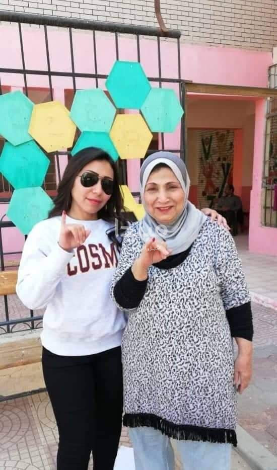 شيماء الشايب تشارك فى الاستفتاء