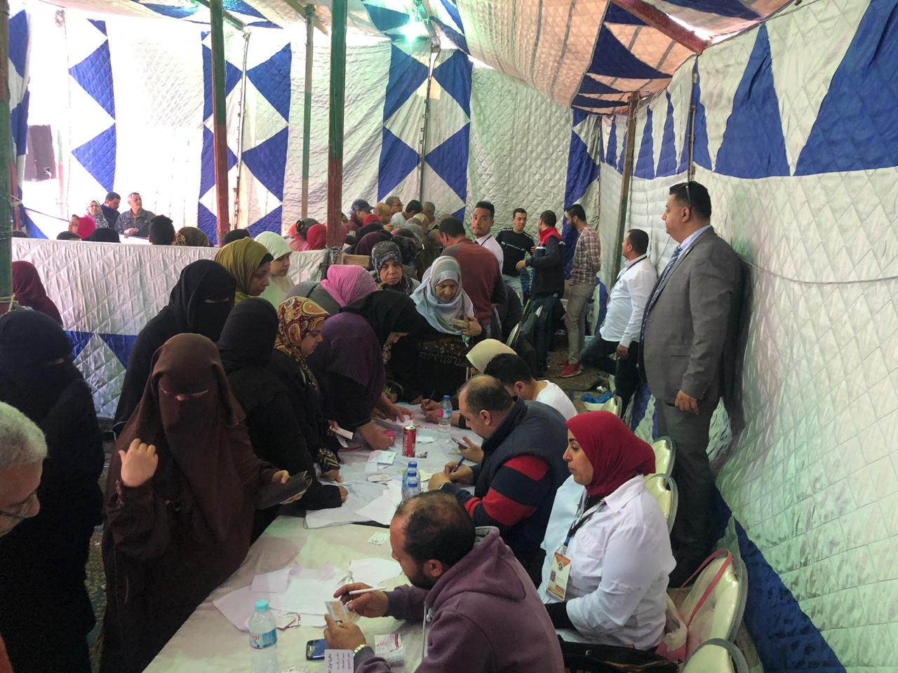 المصريين الأحرار يحث المواطنين المشاركة في الاستفتاء