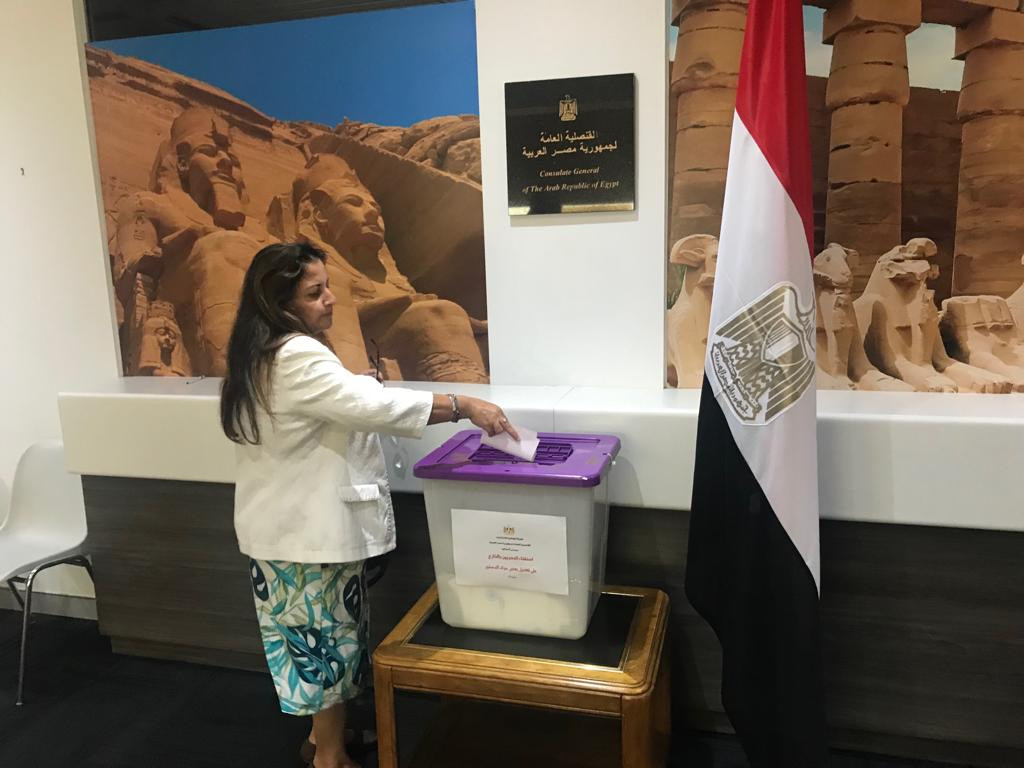 مشاركة المصريين بأستراليا فى الاستفتاء على الدستور