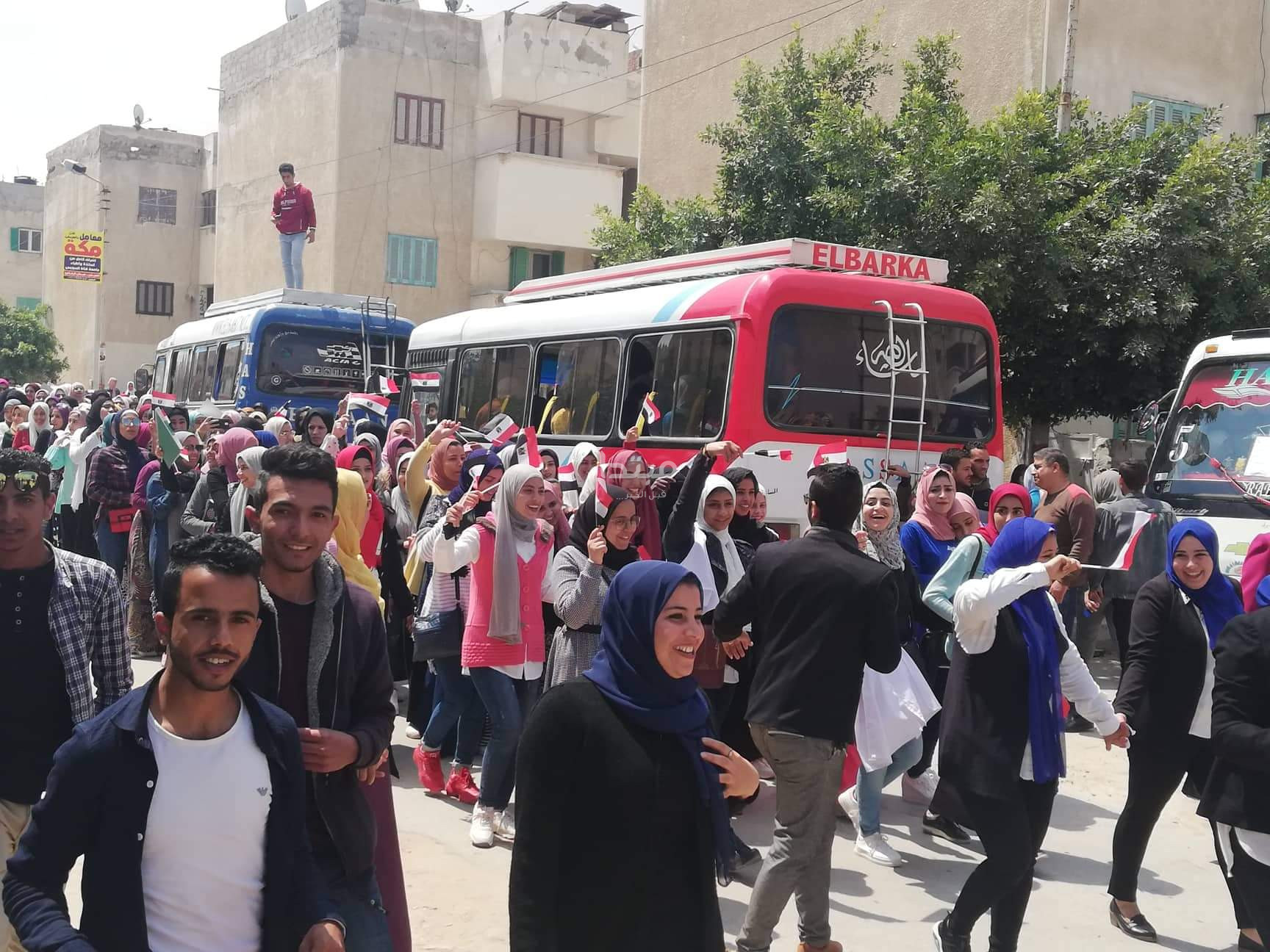 مسيرات حاشدة بالعريش للمشاركة بالاستفتاء