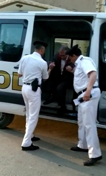 الداخلية تستجيب لطلبات كبار السن لنقلهم للجان الاستفتاء