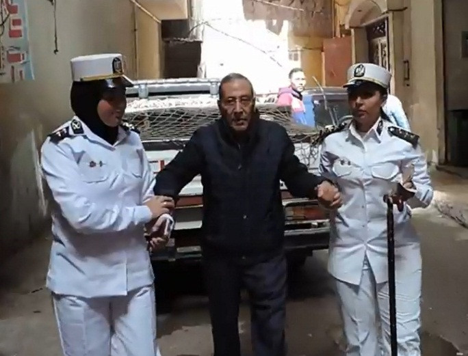الداخلية تستجيب لطلبات كبار السن لنقلهم للجان الاستفتاء