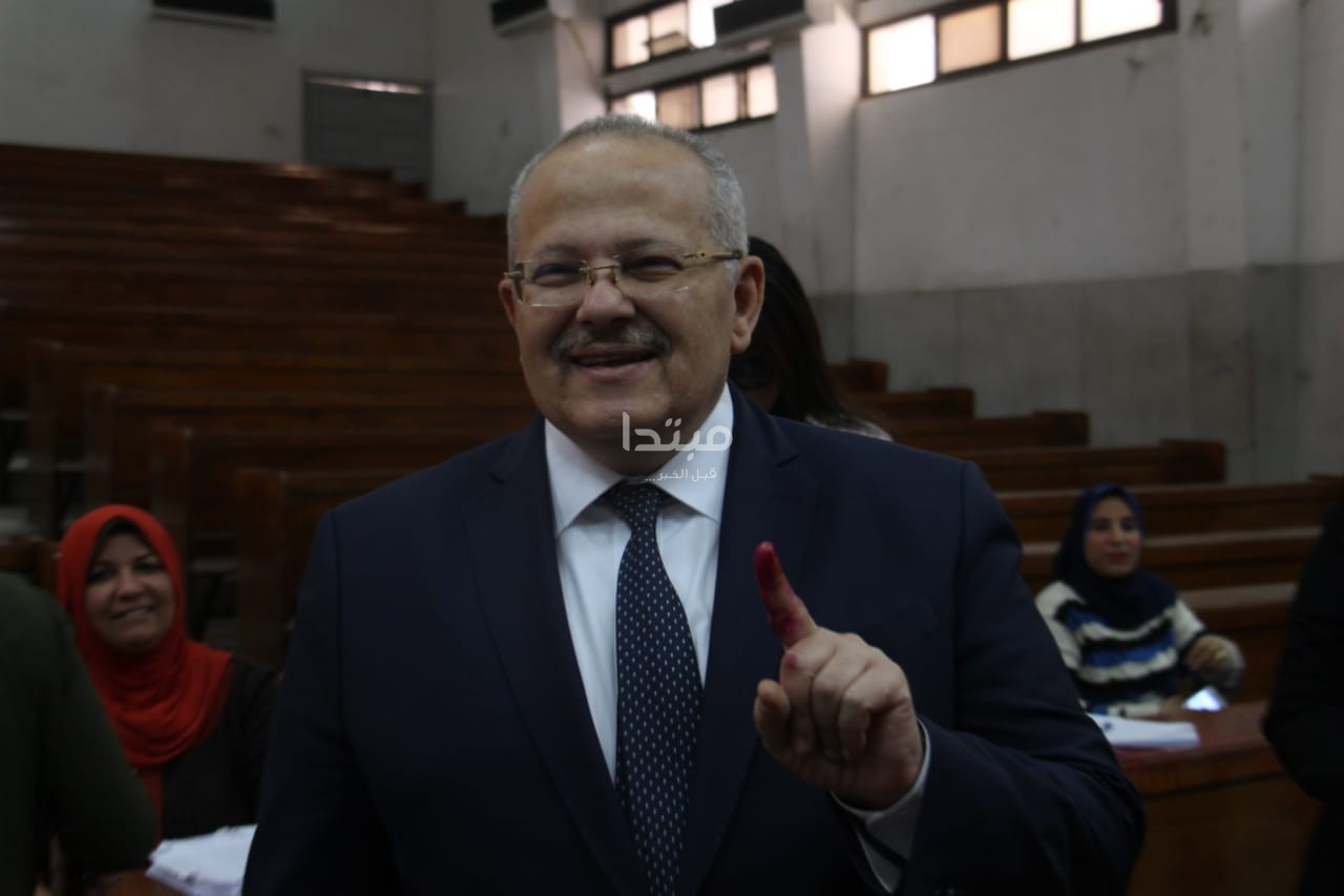 الخشت يدلى بصوته فى استفتاء 2019