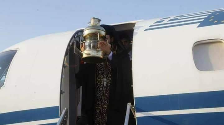 وصول النور المقدس إلى اليونان وصربيا
