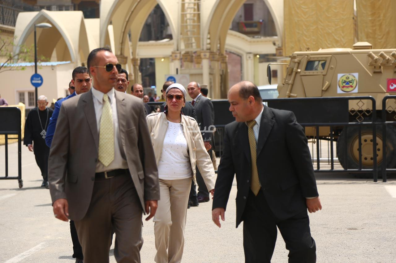 وزيرة البيئة تصل الكاتدرائية