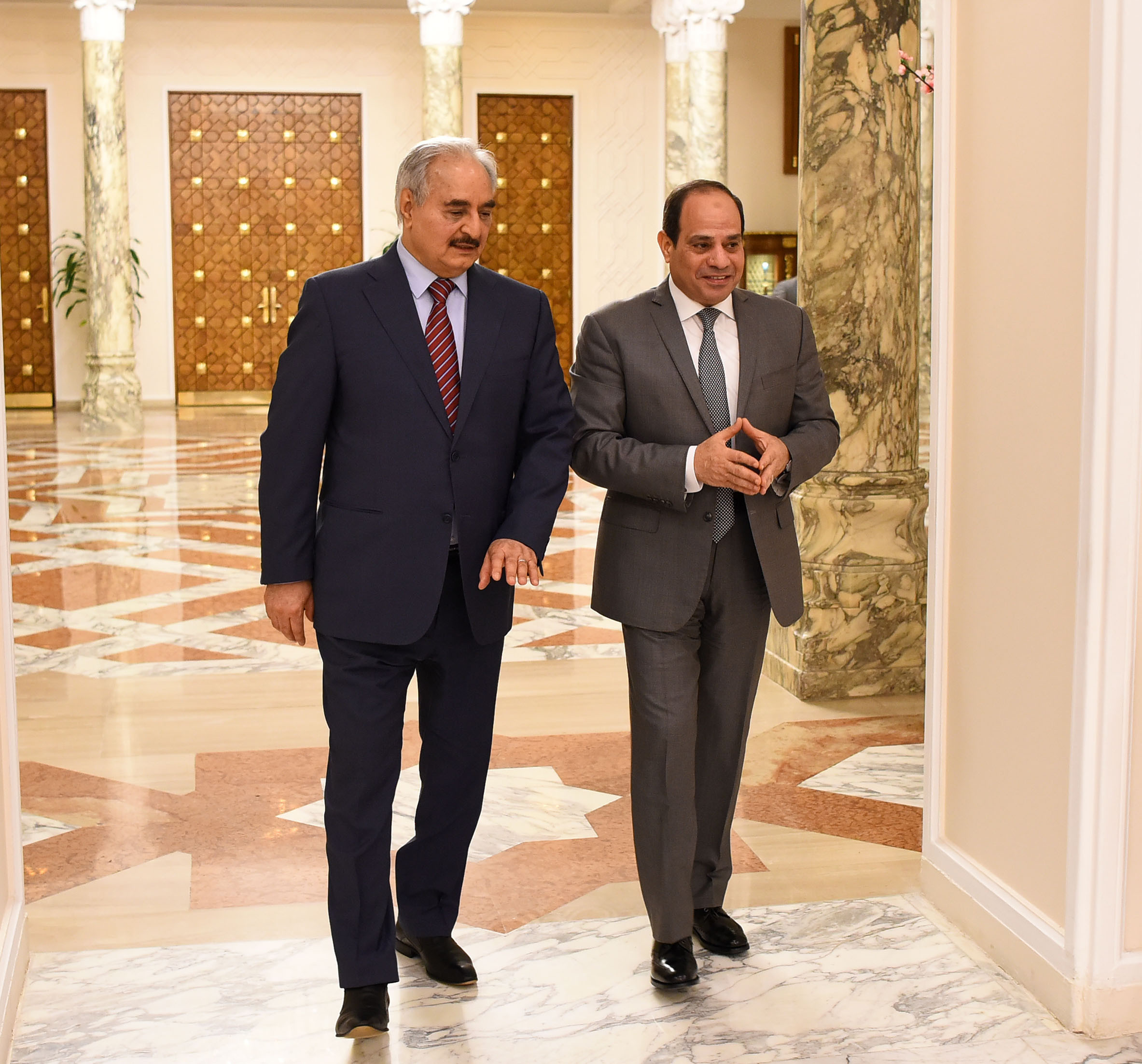 لقاء السيسى وحفتر بحضور رئيس المخابرات