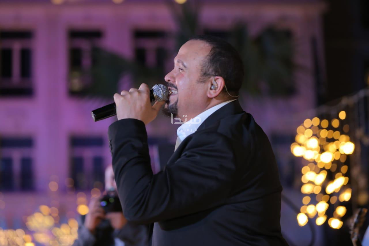 هشام عباس