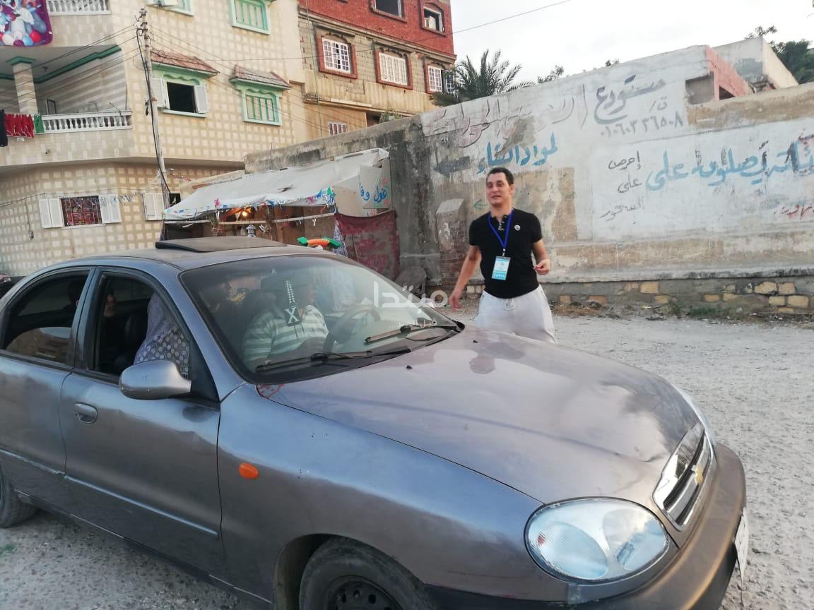 الشباب يوزعون عصائر قبل أذان المغرب