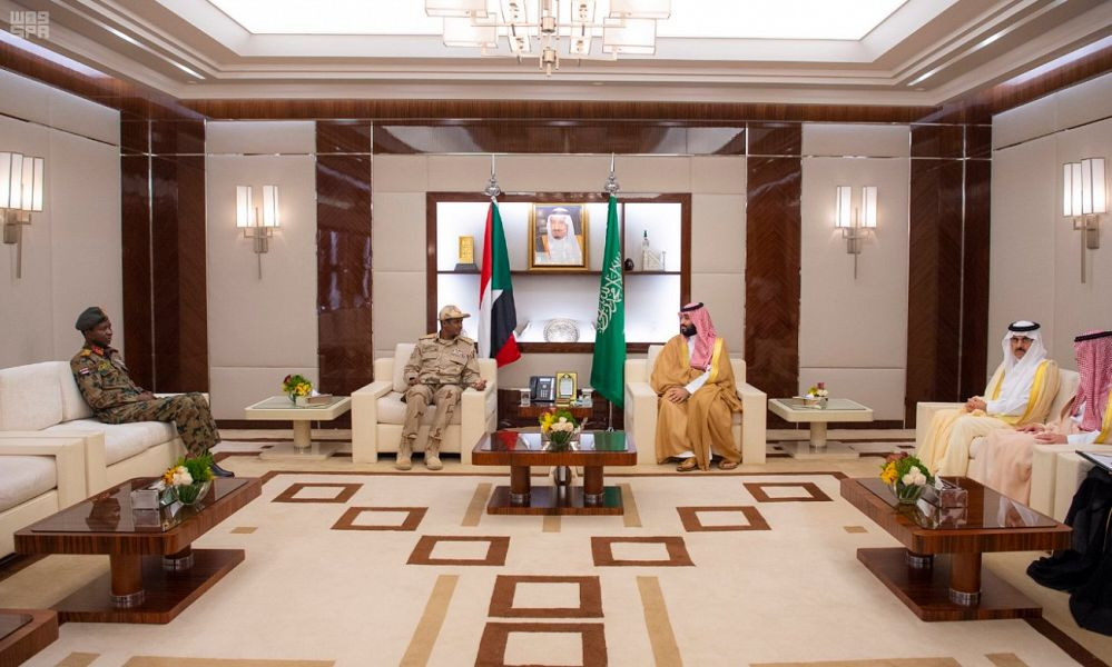 ولى العهد السعودى محمد بن سلمان والفريق أول محمد حمدان