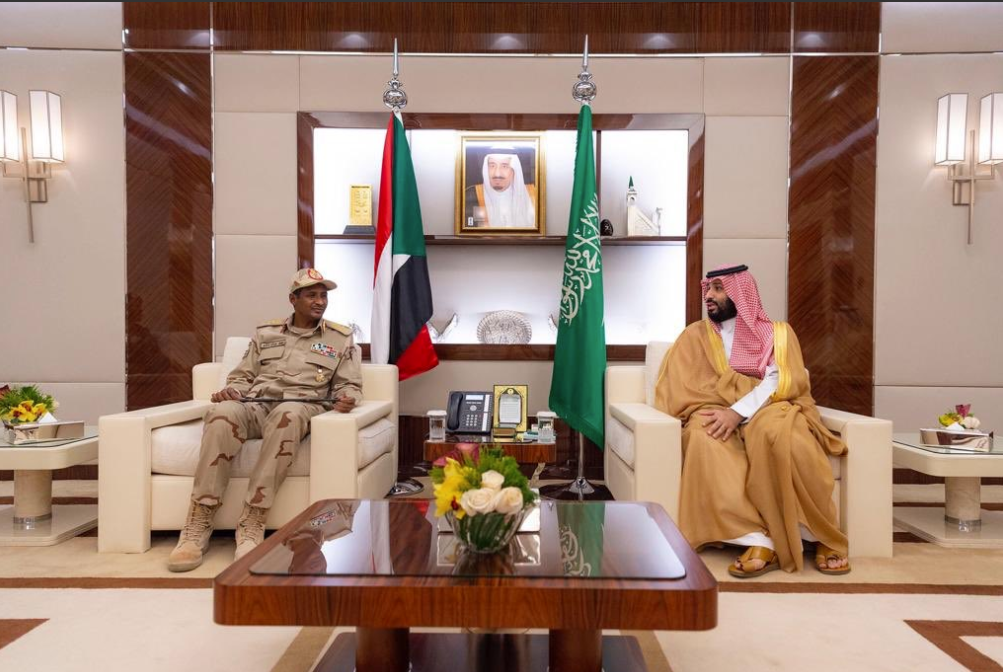 ولى العهد السعودى محمد بن سلمان والفريق أول محمد حمدان