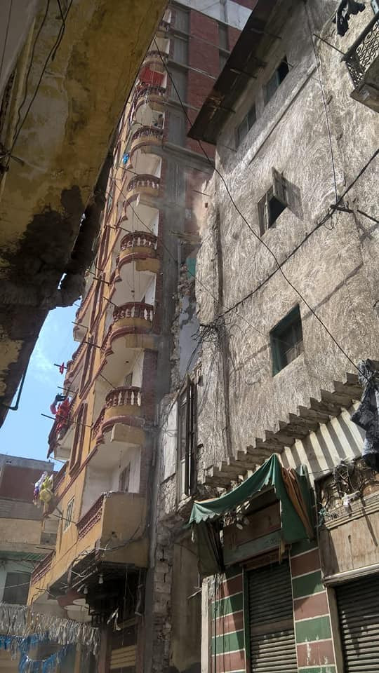 تحطم سيارة في انهيار جزئي بعقار بالإسكندرية