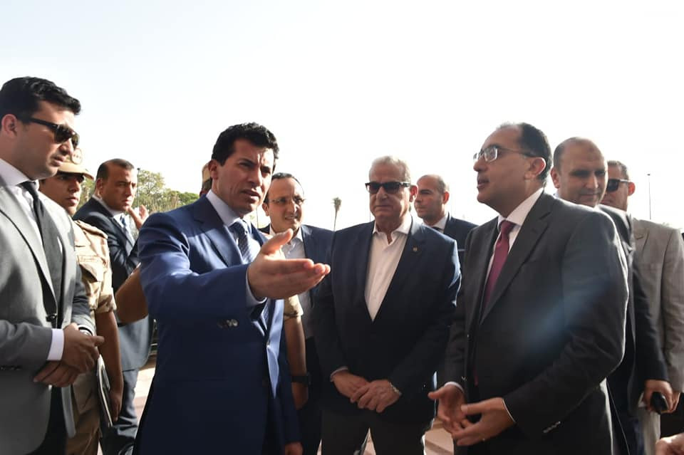 رئيس الوزراء يشهد تشطيبات استاد القاهرة