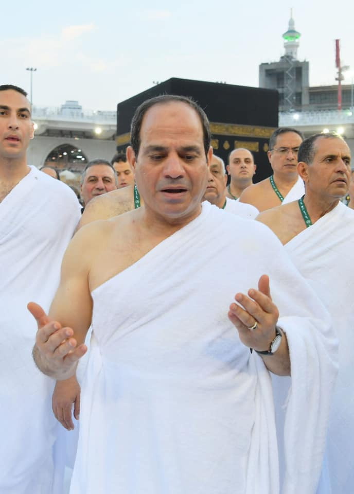 الرئيس السيسى يؤدى مناسك العمرة