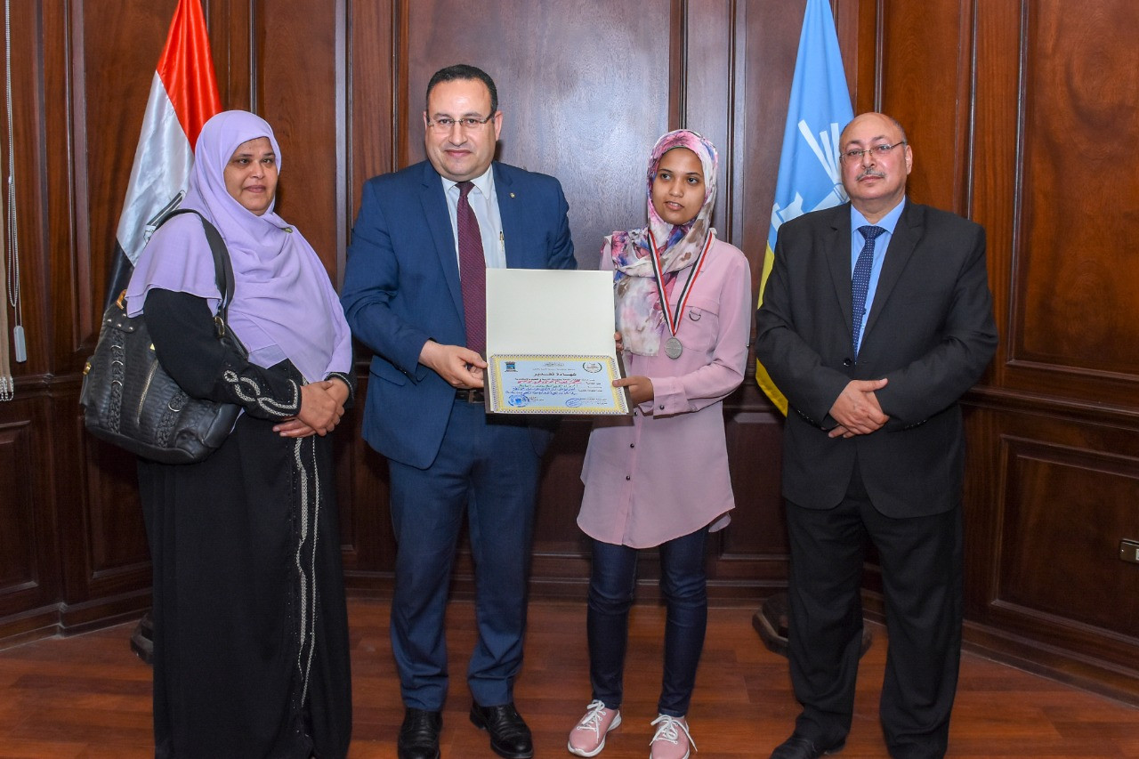 تكريم أوائل الإعدادية بالإسكندرية