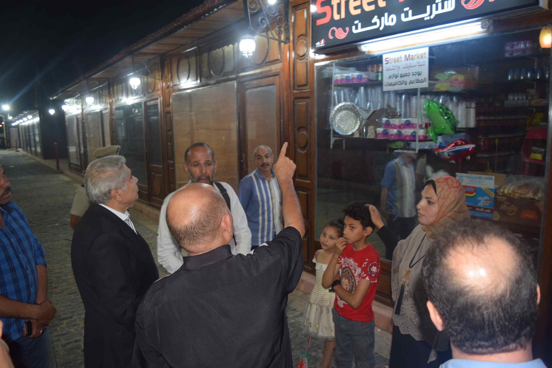 محافظ المنيا يشهد مشروع شارع مصر