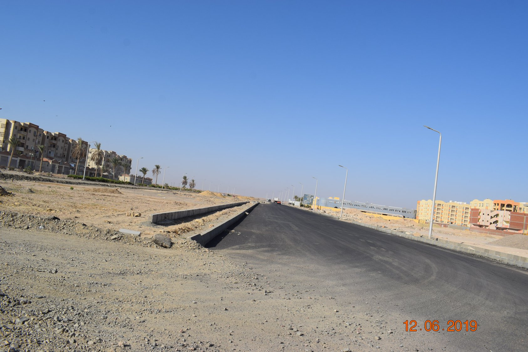 تطوير طريق عمارات الإسكان الاجتماعى بالغردقة