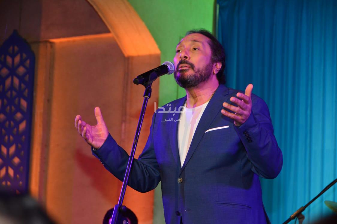 على الحجار