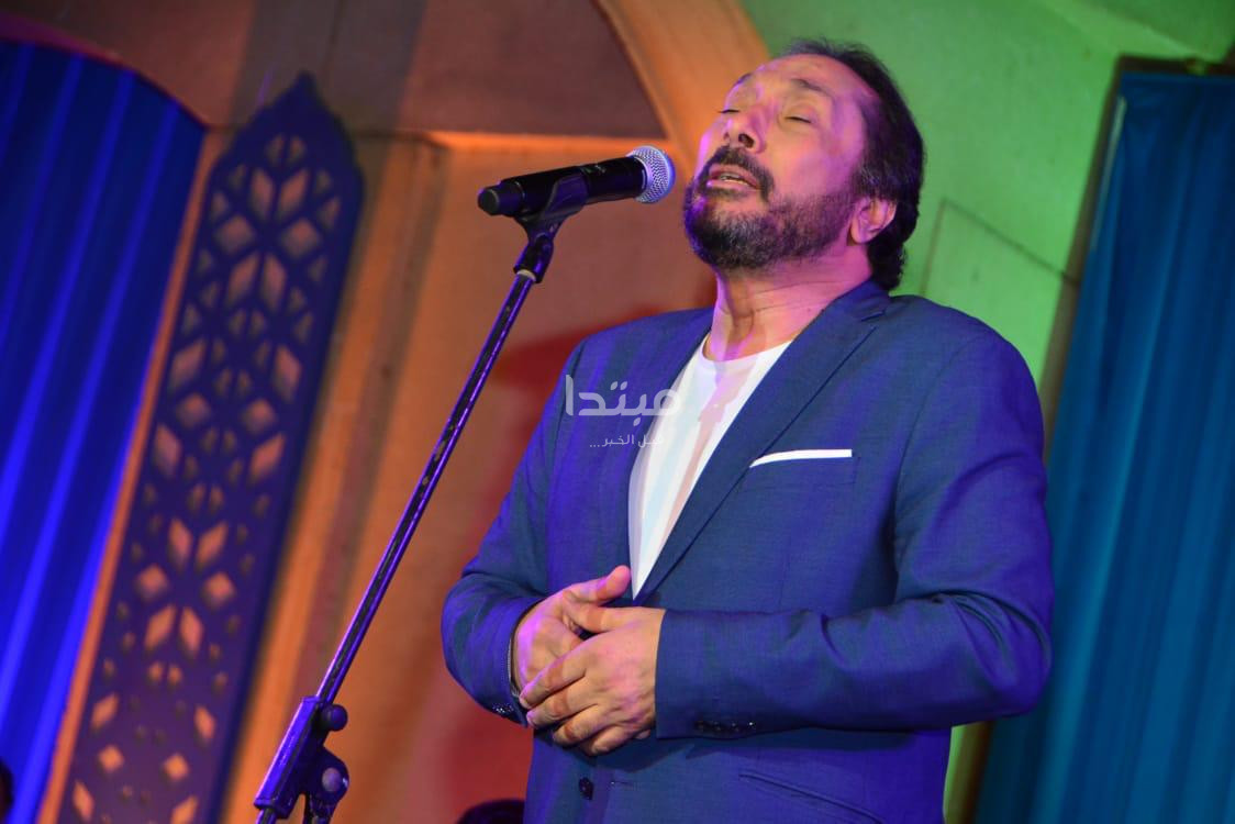 على الحجار
